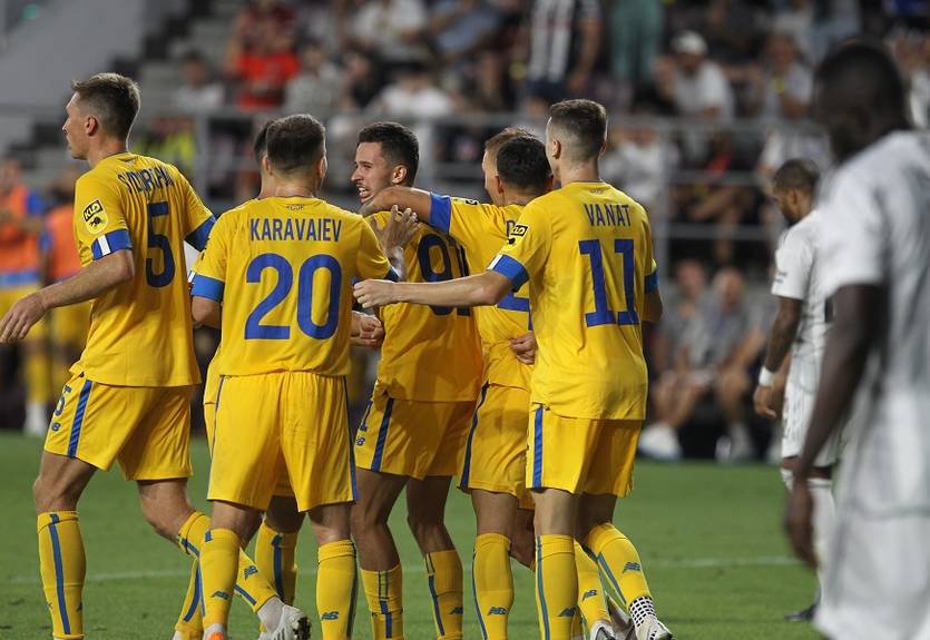 "Должны были побеждать, но все как всегда": реакция Сети на поражения Динамо и Зари в еврокубках