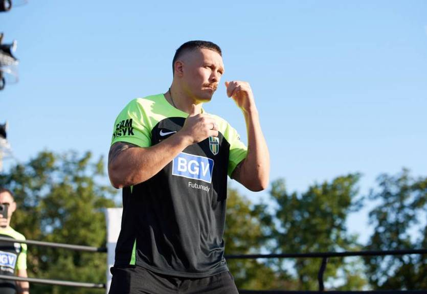 Усик виявився значно легшим за Дюбуа на зважуванні перед боєм