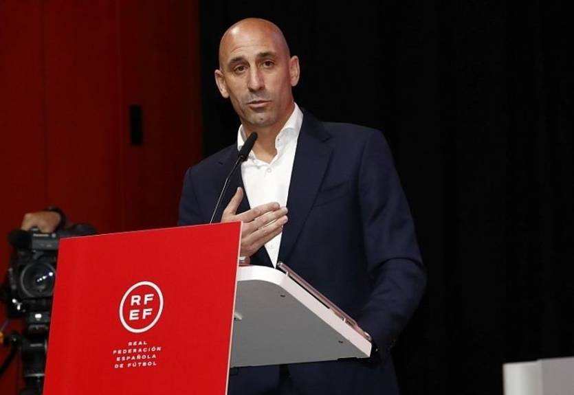 ФІФА відсторонила голову Федерації футболу Іспанії Рубіалеса на час розслідування