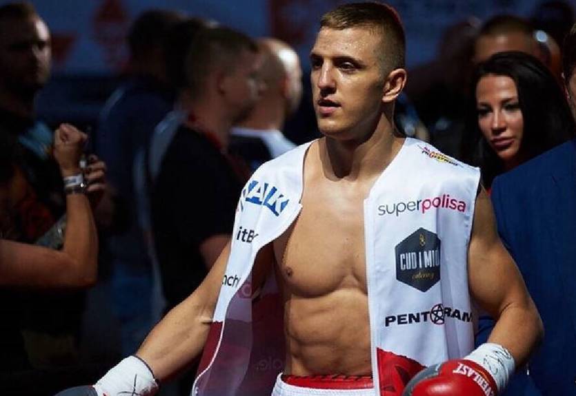 Черкашин потерпел первое поражение в карьере, уступив французскому сопернику