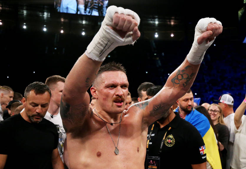 Дикие танцы: Усик красочно отметил победу над Дюбуа