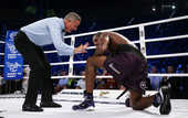 Колишній чемпіон світу: Дюбуа здався в бою з Усиком Колишній чемпіон світу: Дюбуа здався в бою з Усиком