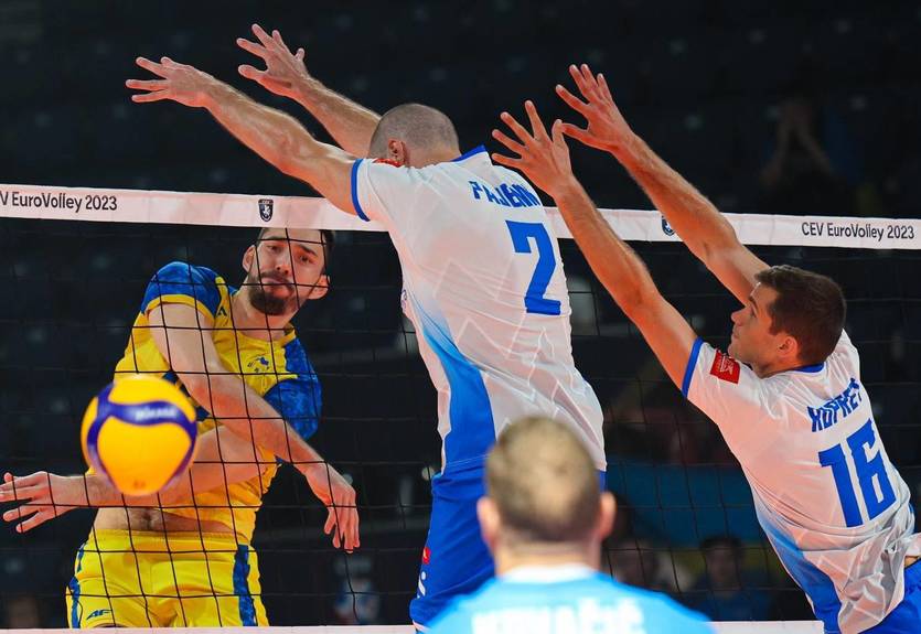 Сборная Украины по волейболу стартовала на Евро-2023 с поражения