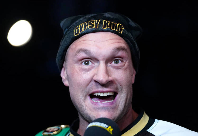 "Злив форми": Ф'юрі висміяв Усика після перемоги над Дюбуа, високо одягнувши шорти "Злив форми": Ф'юрі висміяв Усика після перемоги над Дюбуа, високо одягнувши шорти