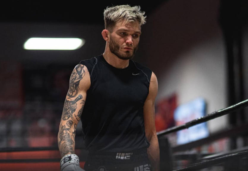 Украинец брутально нокаутировал соперника и получил контракт от UFC