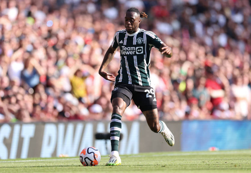 Манчестер Юнайтед начал переговоры о продлении контракта с основным защитником