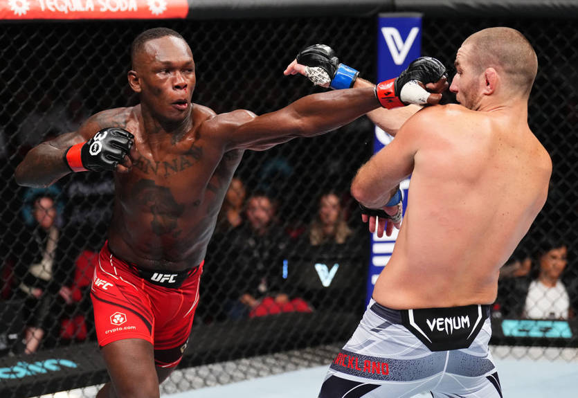 Глава UFC потребовал незамедлительный реванш между Стриклендом и Адесаньей