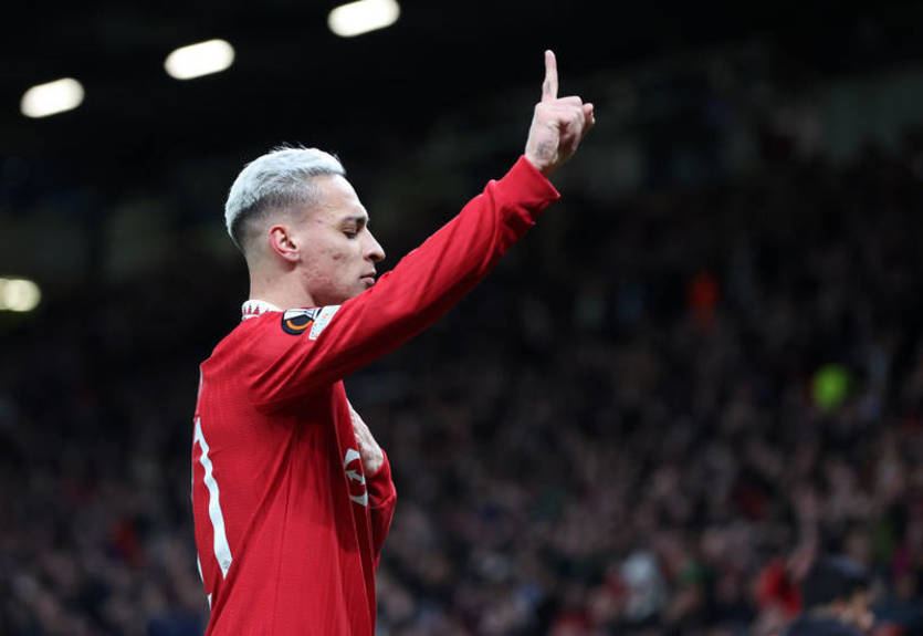 Антоні опублікував фрагмент переписки з однією з дівчат, які звинуватили його в насильстві Антоні опублікував фрагмент переписки з однією з дівчат, які звинуватили його в насильстві