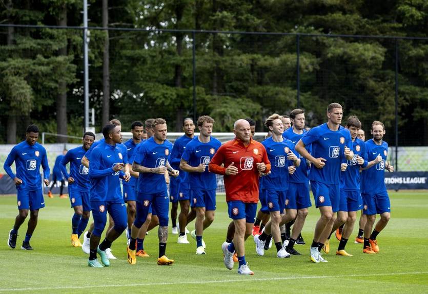 Сборная Нидерландов заплатила российским хакерам большую сумму, чтобы не раскрыть зарплаты игроков Сборная Нидерландов заплатила российским хакерам большую сумму, чтобы не раскрыть зарплаты игроков