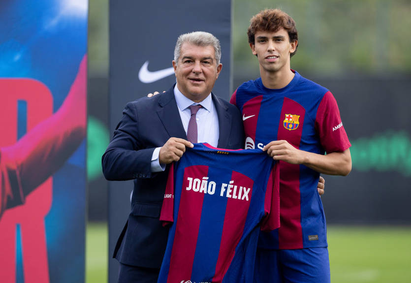 Барселона превышает лимит зарплат Ла Лиги на более чем 200 миллионов Барселона превышает лимит зарплат Ла Лиги на более чем 200 миллионов