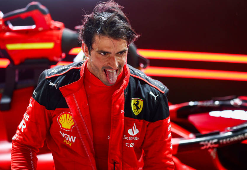 Сайнс умнейшим пилотированием выиграл Гран-при Сингапура