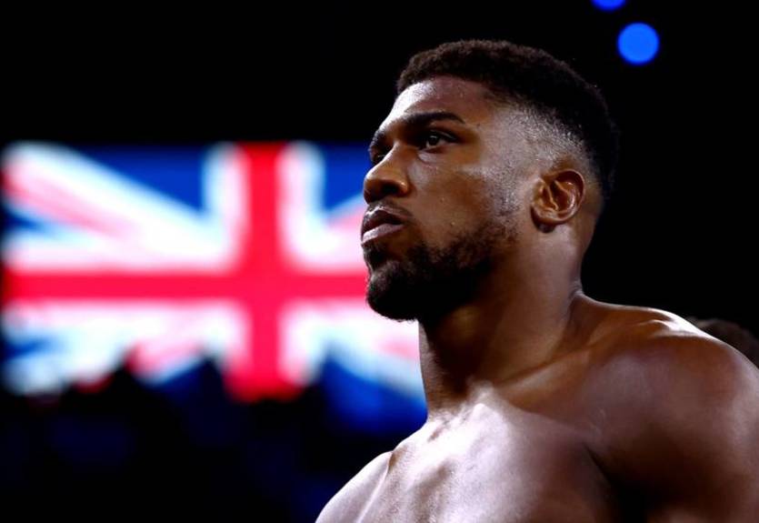 "Приголомшливий бій": Джошуа запропонували зустрітися в ринзі з колишнім суперником Усика