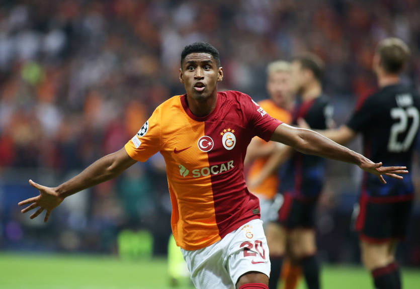 Красивый спасательный гол Тете в обзоре матча Лиги чемпионов