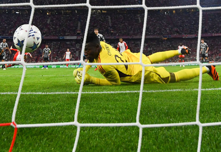 Ужасный ляп Онана свел на нет все усилия Манчестер Юнайтед в игре с Баварией Ужасный ляп Онана свел на нет все усилия Манчестер Юнайтед в игре с Баварией