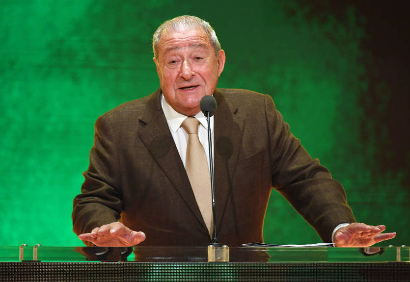 Арум назвал фаворита боя Кроуфорд - Альварес