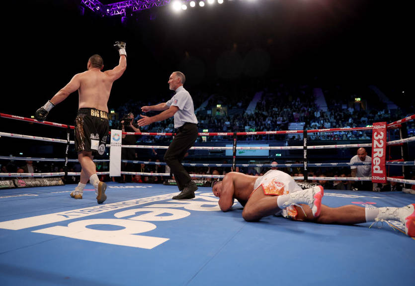 Чжилей ефектно зніс Джойса: відео жорсткого нокауту Чжилей ефектно зніс Джойса: відео жорсткого нокауту