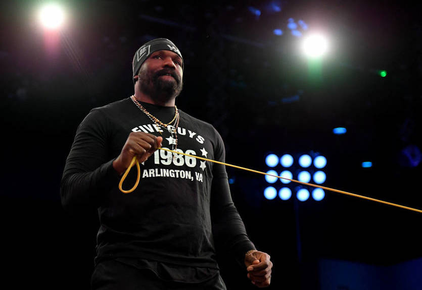 Колишній суперник Усика виявив бажання вийти в ринг із Чжилеєм