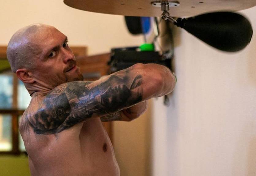 "Побажаємо йому доброї ночі": батько Ф'юрі здивував прогнозом на бій Усик - Чжилей