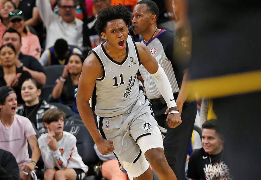 Клипперс подпишут контракт с игроком, который многократно обнажался перед психологом