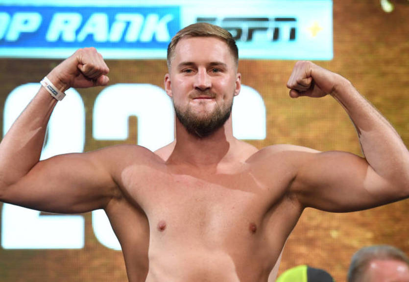 Валлін переміг росіянина роздільним рішенням суддів