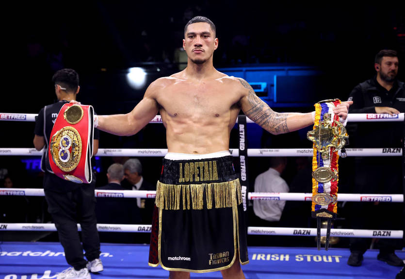 Опетая защитил титул в тяжелом весе, нокаутировав претендента Опетая защитил титул в тяжелом весе, нокаутировав претендента