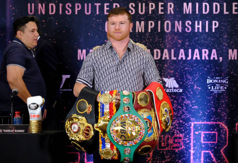 Де Ла Хойя зробив прогноз на бій Альварес - Кроуфорд