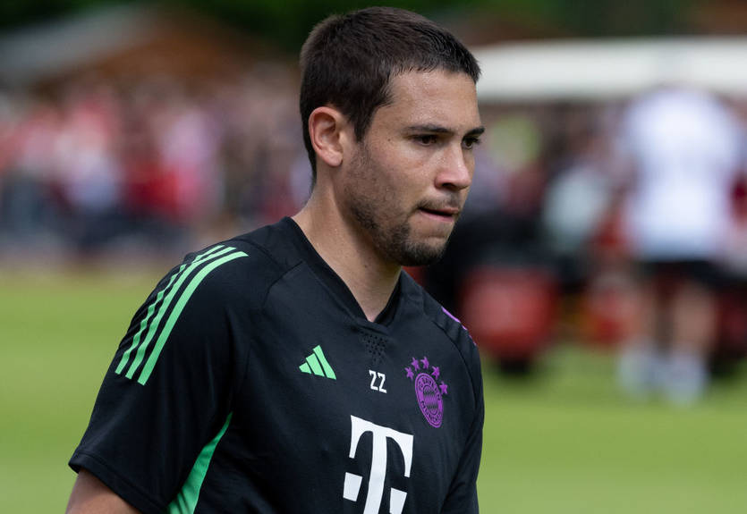 Защитник Баварии получил травму во время тренировки