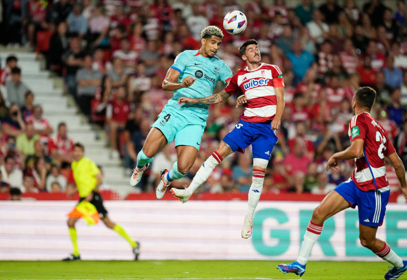 Гранада - Барселона 2:2 відео голів і найкращих моментів матчу чемпіонату Іспанії