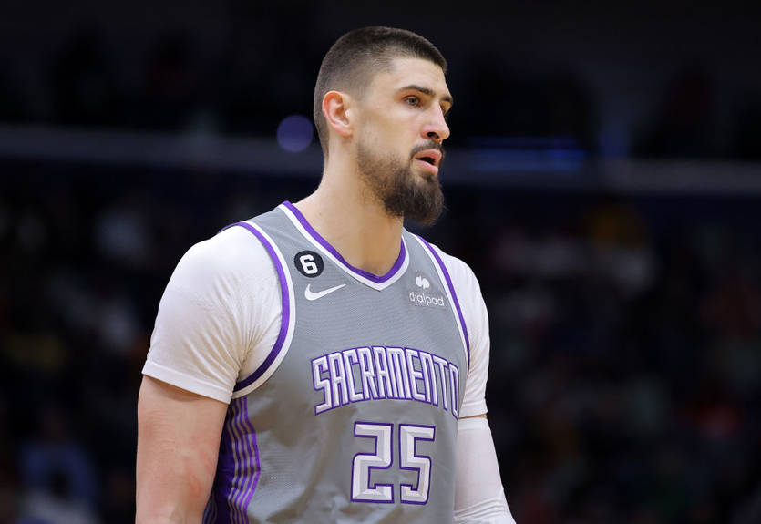 НБА. Предсезонные матчи: Михайлюк не сыграл за Бостон, Лень провел 12 минут за Сакраменто НБА. Предсезонные матчи: Михайлюк не сыграл за Бостон, Лень провел 12 минут за Сакраменто