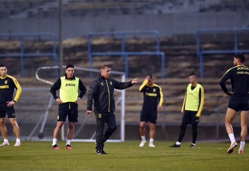 Збірна України провела тренування в Празі, Попов проходить індивідуальну реабілітацію