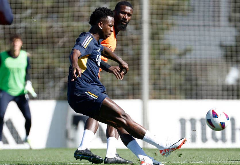 Реал перенес церемонию, на которой должен объявить о продлении контракта с Винисиусом