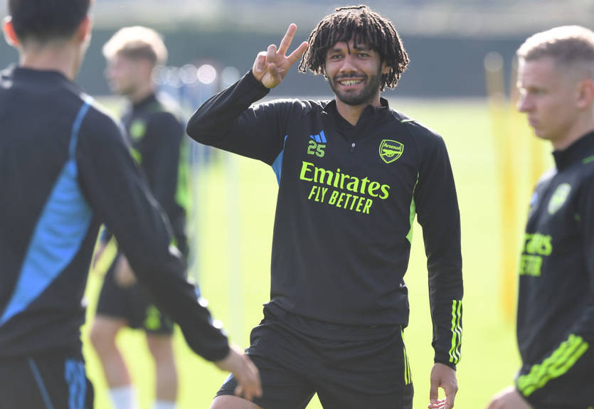 Хавбек клубу АПЛ заснував власну футбольну команду Хавбек клубу АПЛ заснував власну футбольну команду