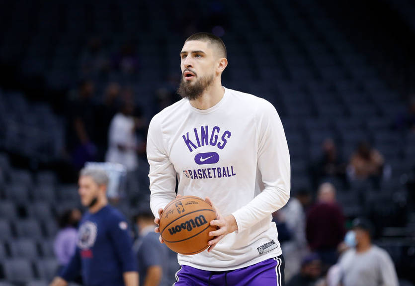 НБА. Передсезонні матчі: Лень і Сакраменто в овертаймі програли Голден Стейт, дебют Лілларда за Мілуокі