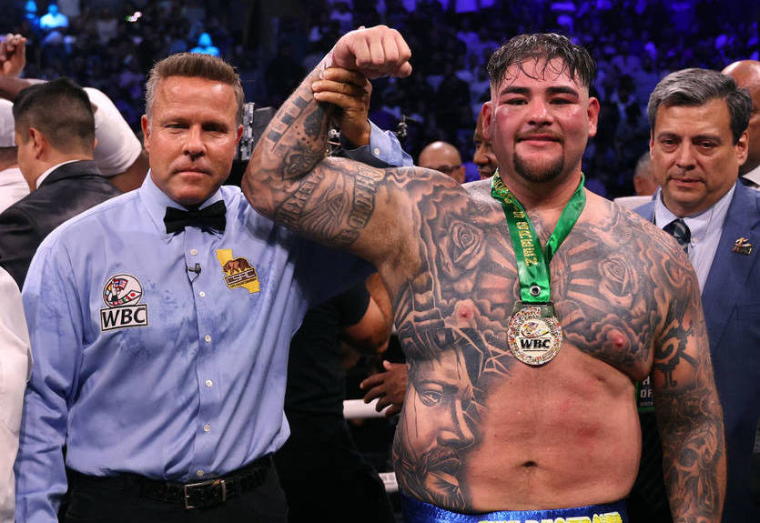 "Забрать свое": Руис включил Усика в список желаемых соперников на 2024 год "Забрать свое": Руис включил Усика в список желаемых соперников на 2024 год