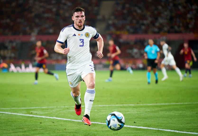 Захисник Ліверпуля успішно переніс операцію на плечі Захисник Ліверпуля успішно переніс операцію на плечі