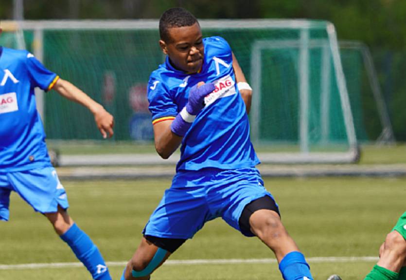 Стивен Джеррард забил гол за сборну Болгарии U-17