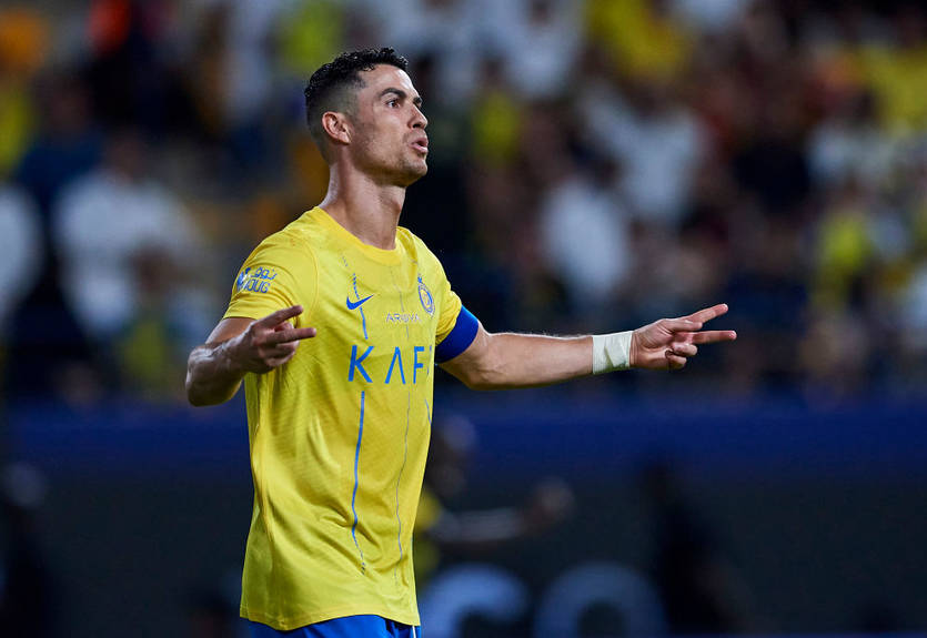 Роналду засветился в одной компании с Усиком и провел битву взглядов с Фьюри Роналду засветился в одной компании с Усиком и провел битву взглядов с Фьюри