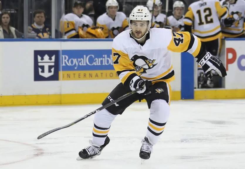 Экс-игроку НХЛ перерезали горло коньком, жуткая травма стоила хоккеисту жизни