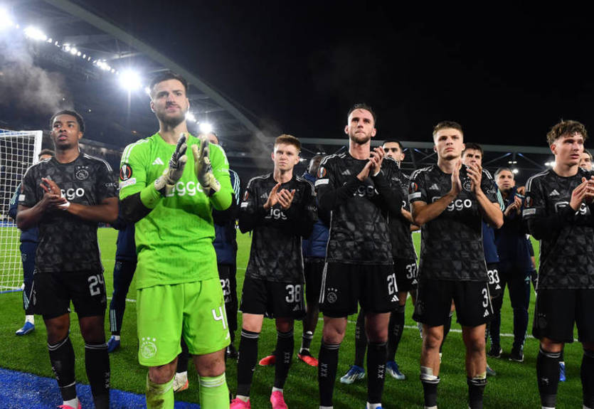 "Вперше?": Аматорський клуб потролив Аякс за історичний провал у чемпіонаті "Вперше?": Аматорський клуб потролив Аякс за історичний провал у чемпіонаті