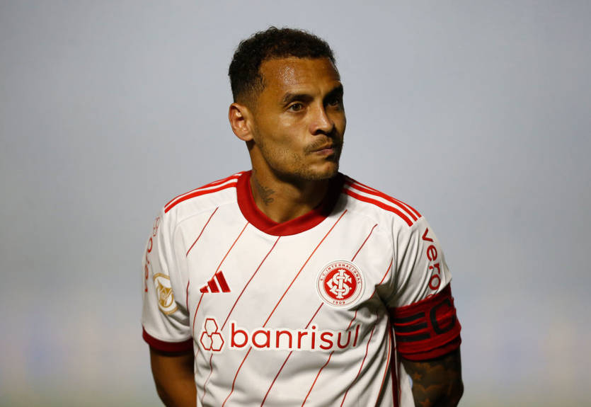 Команда Де Пени та Патріка забила гол пізніше за сповіщення в додатку, голкіпер "передумав" відбивати м'яч