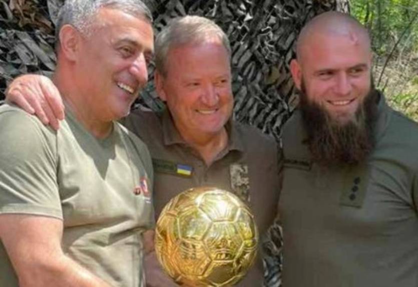 "Не треба переписувати історію": Бєланов відреагував на помилку France Football під час вручення Золотого м'яча