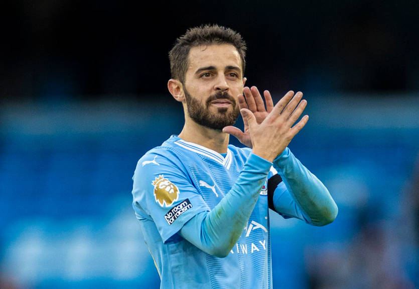 Страх и ужас в глазах: звезды Манчестер Сити оконфузились, пытаясь угадать бокс с сюрпризом на Хэллоуин