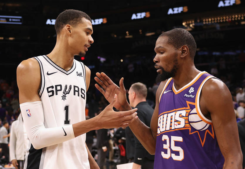 НБА: Дюрант знову програв Вембаньямі, Ембіід із Філадельфією винесли Торонто