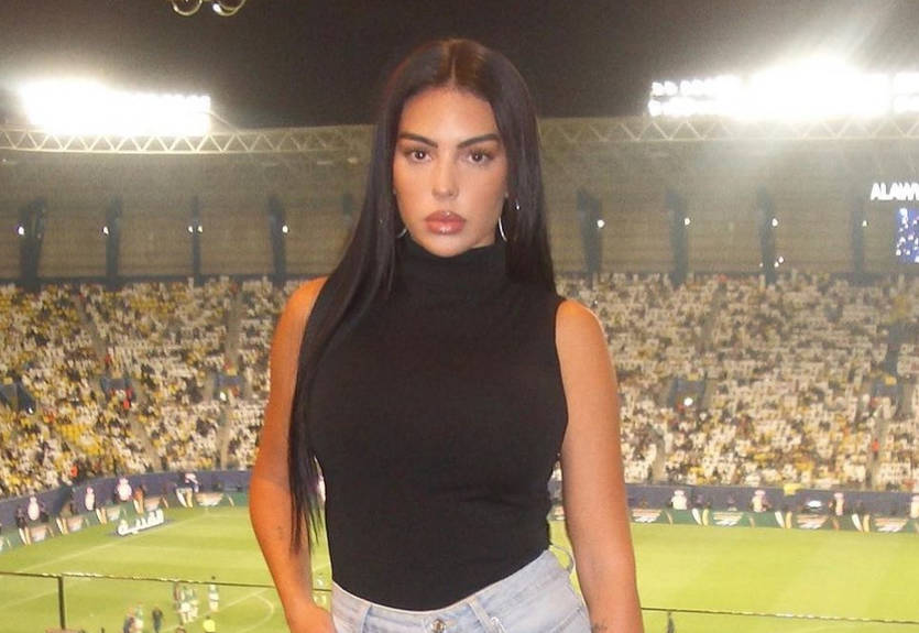 Возлюбленная Роналду похвасталась приобретенными в спортзале формами Возлюбленная Роналду похвасталась приобретенными в спортзале формами