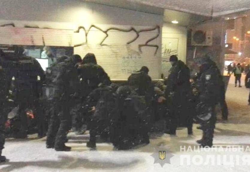 Перед матчем Шахтер – Лион полиция задержала 27 человек за провокации