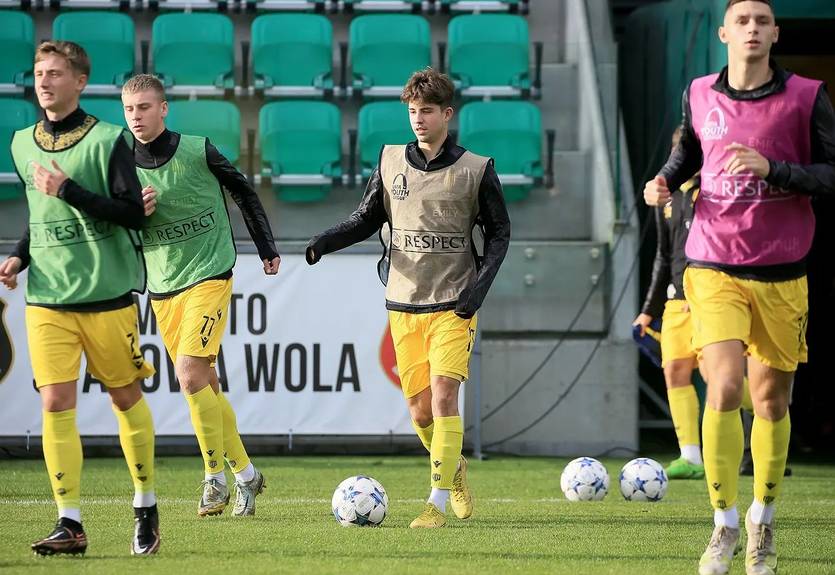 Рух U-19 у першому фінальному матчі розгромно програв Мідтьюлланду в юнацькій Лізі чемпіонів