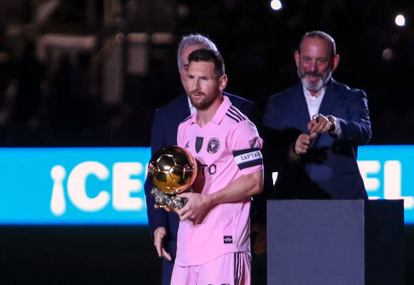 Месси представил Золотой мяч фанатам Интер Майами