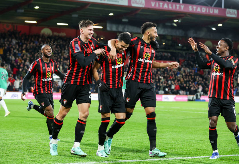 Борнмут неожиданно уверенно обыграл Нькасл и покинул зону вылета