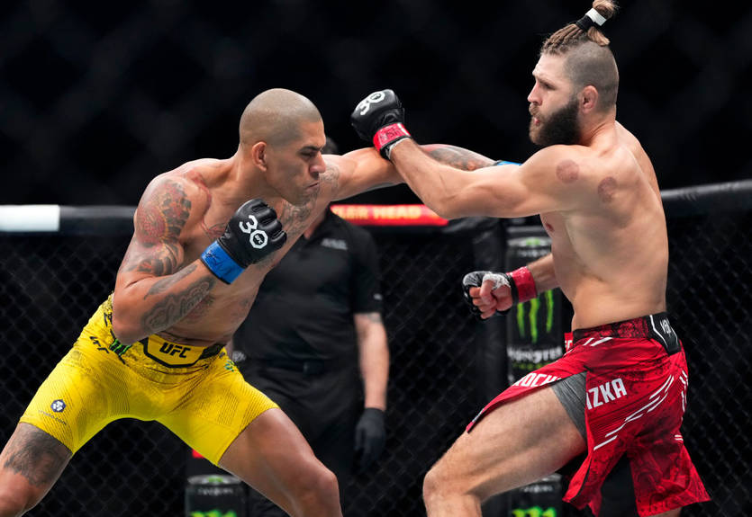 Перейра - новый чемпион UFC в полутяжелом весе