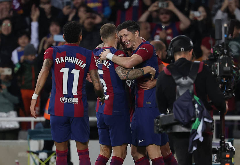 Барселона вирвала перемогу над Алавесом завдяки дублю Левандовскі